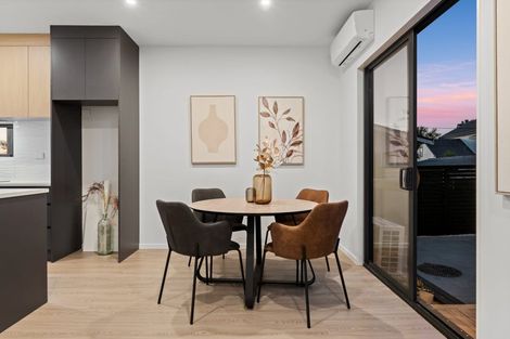 Photo of property in 21e Neal Avenue, Glenfield, Auckland, 0629