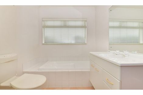 Photo of property in 8 Chalmers Close, Orewa, 0931