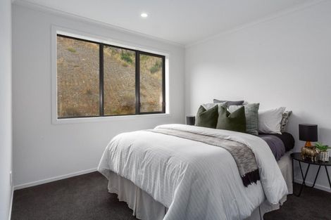 Photo of property in 18 Oakum Road, Whitby, Porirua, 5024