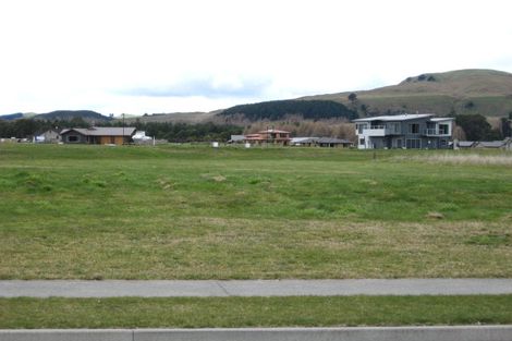Photo of property in 8 Okaia Drive, Kinloch, Taupo, 3377