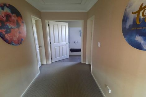 Photo of property in 9 Agapanthus Place, Flat Bush, Auckland, 2016