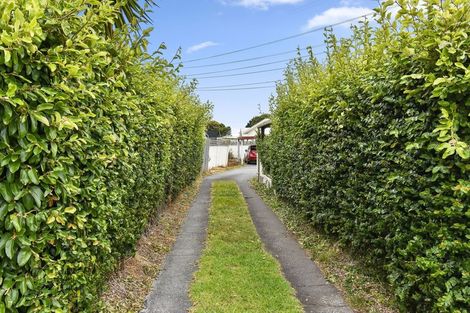 Photo of property in 2/33 Aeronautic Road, Takanini, 2112