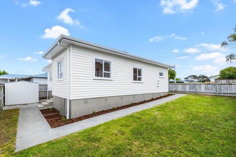 Photo of property in 797a Te Atatu Road, Te Atatu Peninsula, Auckland, 0610