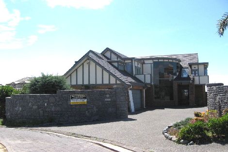 Photo of property in 25 Gilberd Place, Torbay, Auckland, 0630