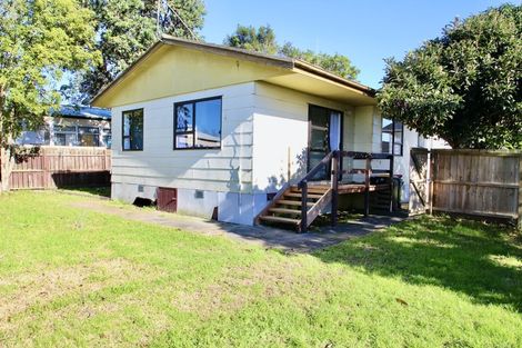 Photo of property in 2/12 Tamworth Close, Manurewa, Auckland, 2102