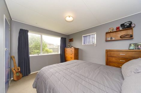 Photo of property in 1 Escort Grove, Awapuni, Palmerston North, 4412