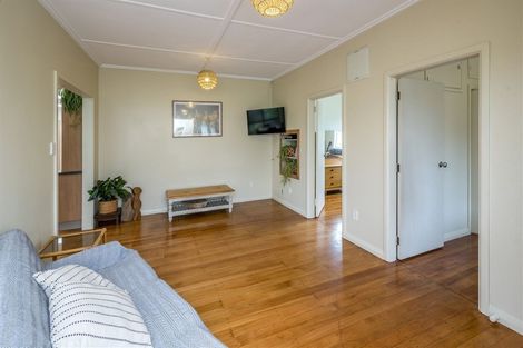 Photo of property in 9 Manuka Street, Otaki Beach, Otaki, 5512