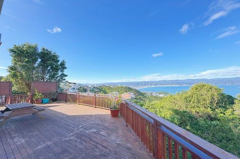 Photo of property in 40 Dress Circle, Newlands, Wellington, 6037