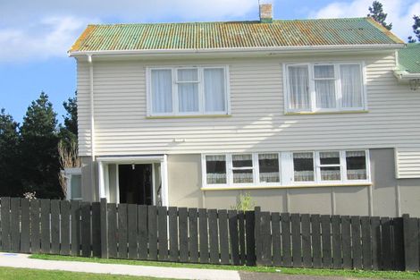 Photo of property in 3-5 York Place, Cannons Creek, Porirua, 5024