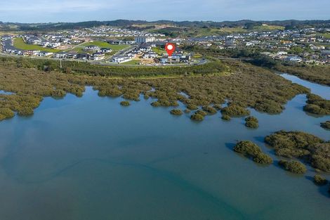 Photo of property in 110 Arran Point Parade, Orewa, 0931