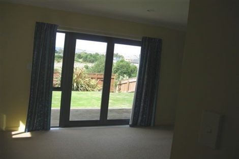 Photo of property in 12 Sycamore Crescent, Fitzherbert, Palmerston North, 4410