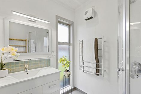 Photo of property in 21 Witbrock Crescent, Burnside, Christchurch, 8053