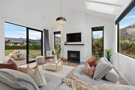 Photo of property in 20 Jacks Point Rise, Jacks Point, Queenstown, 9371