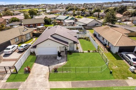 Photo of property in 52 Riverton Drive, Randwick Park, Auckland, 2105