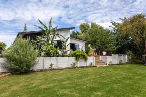 Photo of property in 47 Hollis Road, Paraparaumu Beach, Paraparaumu, 5032