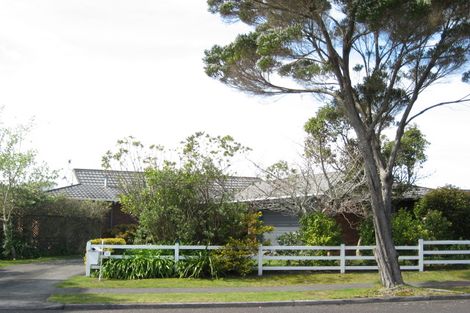 Photo of property in 56 Heta Road, Highlands Park, New Plymouth, 4312