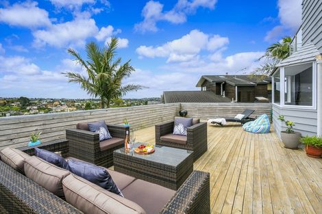 Photo of property in 154 Oaktree Avenue, Browns Bay, Auckland, 0630