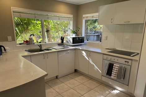 Photo of property in 2/16 Belgate Place, Somerville, Auckland, 2014