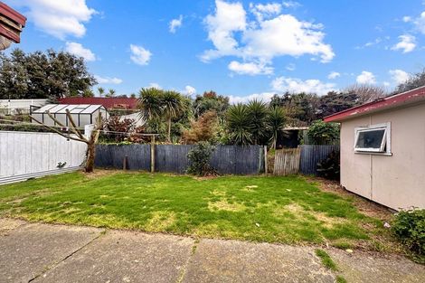 Photo of property in 42 Karaka Street, Castlecliff, Whanganui, 4501