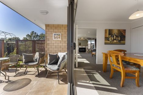 Photo of property in 53 Alberta Road, Glen Avon, New Plymouth, 4312