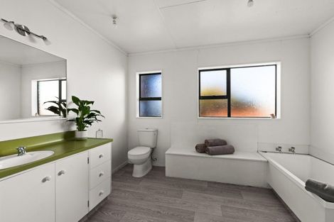 Photo of property in 16 Palmer Place, Parkvale, Hastings, 4122