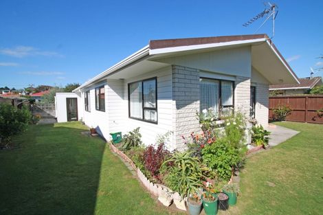 Photo of property in 4/13 Chilman Street, Strandon, New Plymouth, 4312