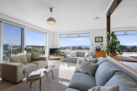 Photo of property in 3 Weston Street, Moturoa, New Plymouth, 4310