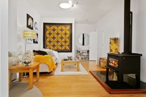 Photo of property in 263 Shakespeare Street, Leamington, Cambridge, 3432