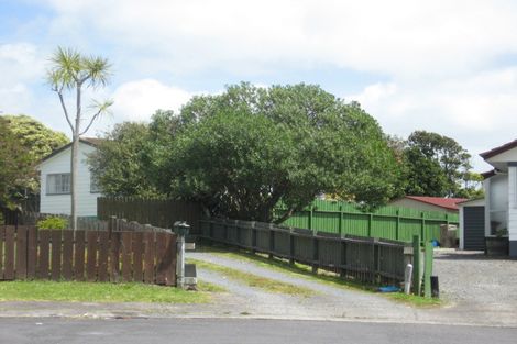 Photo of property in 19 Bundena Place, Clendon Park, Auckland, 2103
