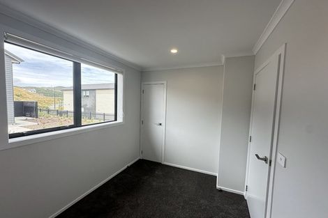 Photo of property in 32 Bee Lane, Whitby, Porirua, 5024