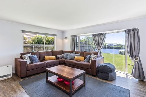 Photo of property in 10 Glen Loch Place, Paraparaumu, 5032