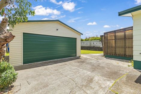 Photo of property in 33 Karewa Street, Castlecliff, Whanganui, 4501