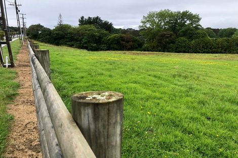 Photo of property in 26 Orere Point Road, Orere Point, 2585