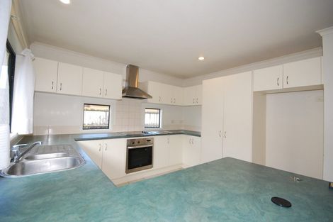 Photo of property in 74 Redcastle Drive, East Tamaki, Auckland, 2013