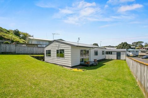 Photo of property in 7 Tahurangi Place, Spotswood, New Plymouth, 4310