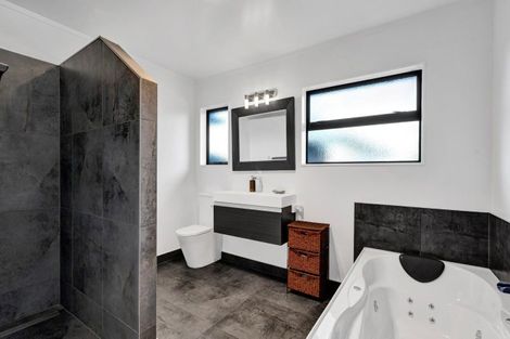 Photo of property in 12 Hunter Street, Normanby, Hawera, 4614