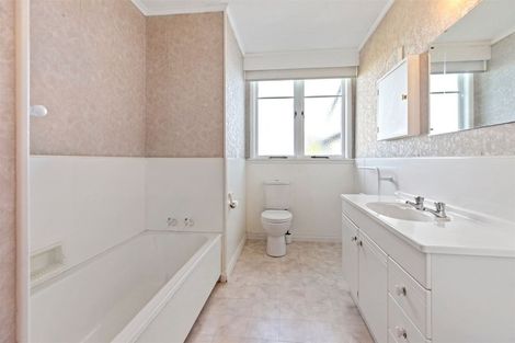 Photo of property in 173 Ngatai Road, Otumoetai, Tauranga, 3110