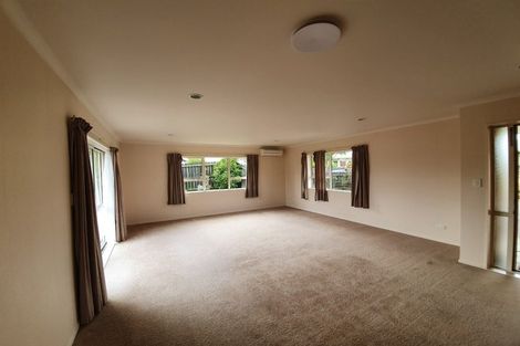 Photo of property in 16 Bella Villa Drive, Waiuku, 2123