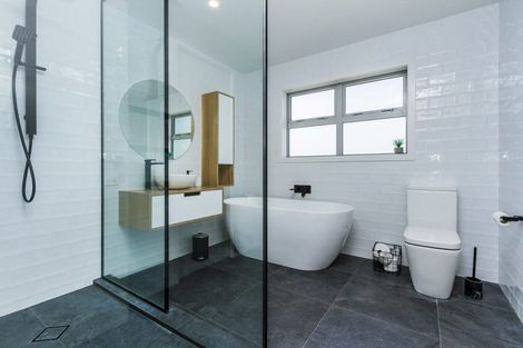 Photo of property in 38 Seacliffe Avenue, Belmont, Auckland, 0622