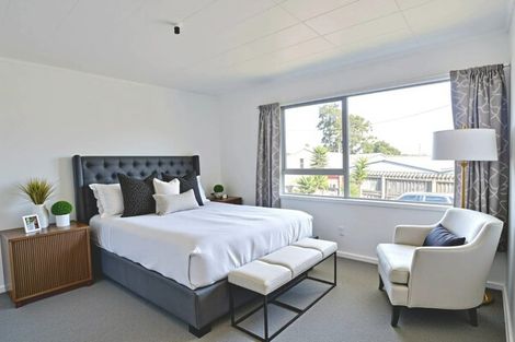 Photo of property in 14 Ewbank Place, Manurewa, Auckland, 2102