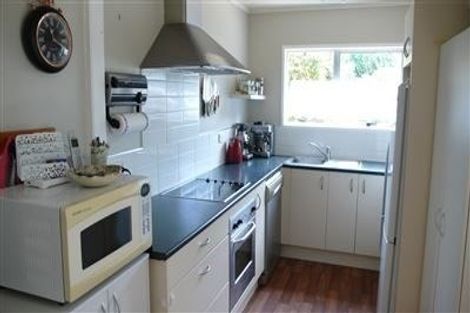 Photo of property in 1/23 Pavola Grove, Glenfield, Auckland, 0629