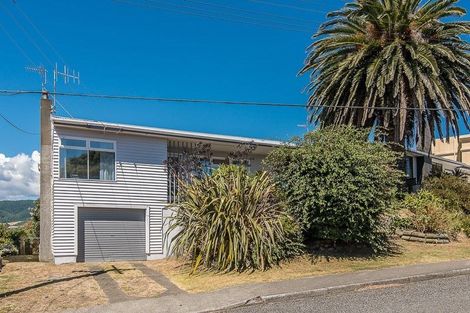 Photo of property in 32 Kiwi Road, Raumati Beach, Paraparaumu, 5032
