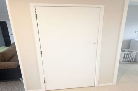 Photo of property in 1/126 Clevedon Road, Papakura, 2110