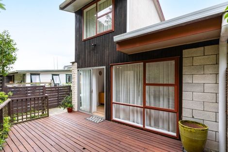 Photo of property in 99a Churton Drive, Churton Park, Wellington, 6037