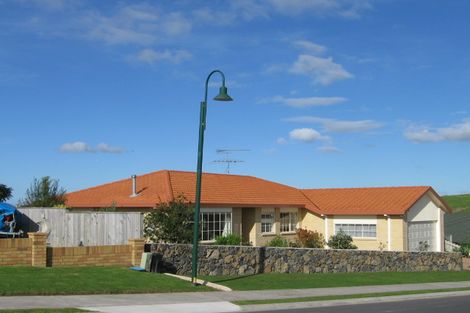 Photo of property in 36 Tauranga Place, Orewa, 0931