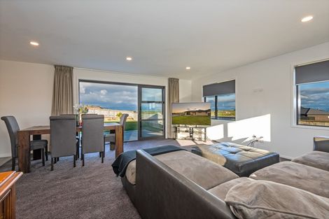 Photo of property in 30 Macdonald Heights, Feilding, 4702