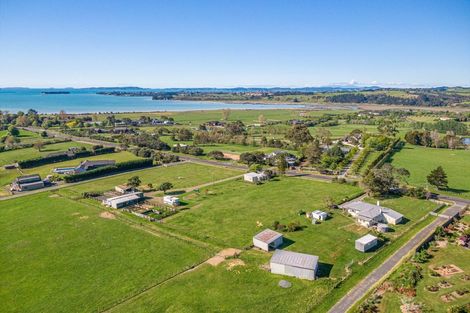 Photo of property in 250 Clifton Road, Whitford, 2571