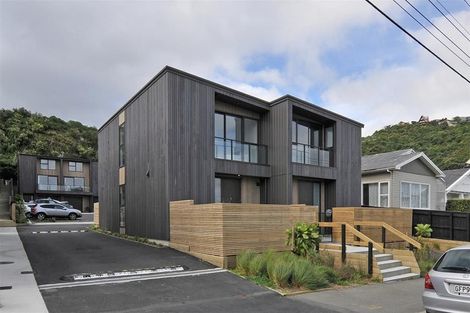 Photo of property in 2/20 Trent Street, Island Bay, Wellington, 6023