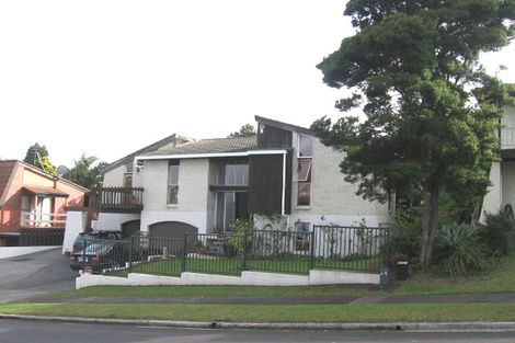 Photo of property in 5 Langstone Place, Chatswood, Auckland, 0626