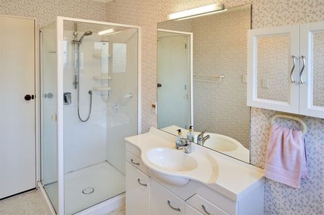 Photo of property in 10 Nikau Street, Eastbourne, Lower Hutt, 5013